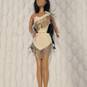 1976 Mattel Disney's Pocahontas Doll With Clothing Long Hair Collectable Vintage